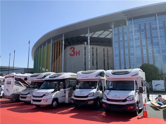 第十屆上海房車展聯(lián)合上海改裝車展在國(guó)家會(huì)展中心開幕(www.hnhuay.cn)