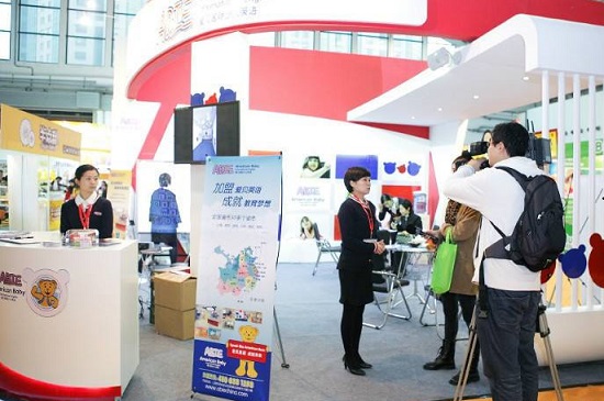 參加展會怎么與外國客戶交流接單 簡單實用參加展會英語交流(www.hnhuay.cn)