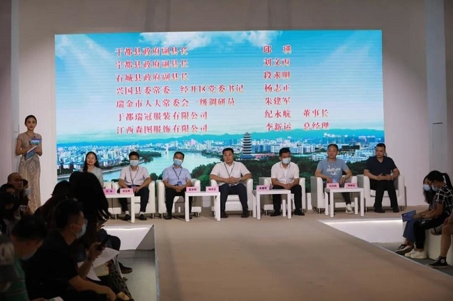 2021深圳品牌服裝展覽會圓滿落幕，贛州服裝展團大放異彩(www.hnhuay.cn)