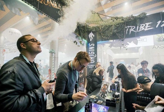 法國巴黎電子煙展覽會Vapexpo(www.hnhuay.cn)