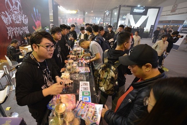 法國巴黎電子煙展覽會Vapexpo(www.hnhuay.cn)