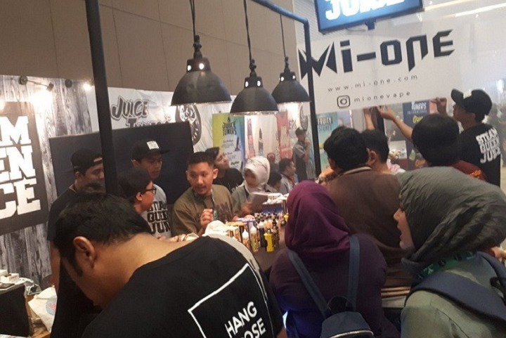 波蘭華沙國際電子煙展覽會VAPE(www.hnhuay.cn)